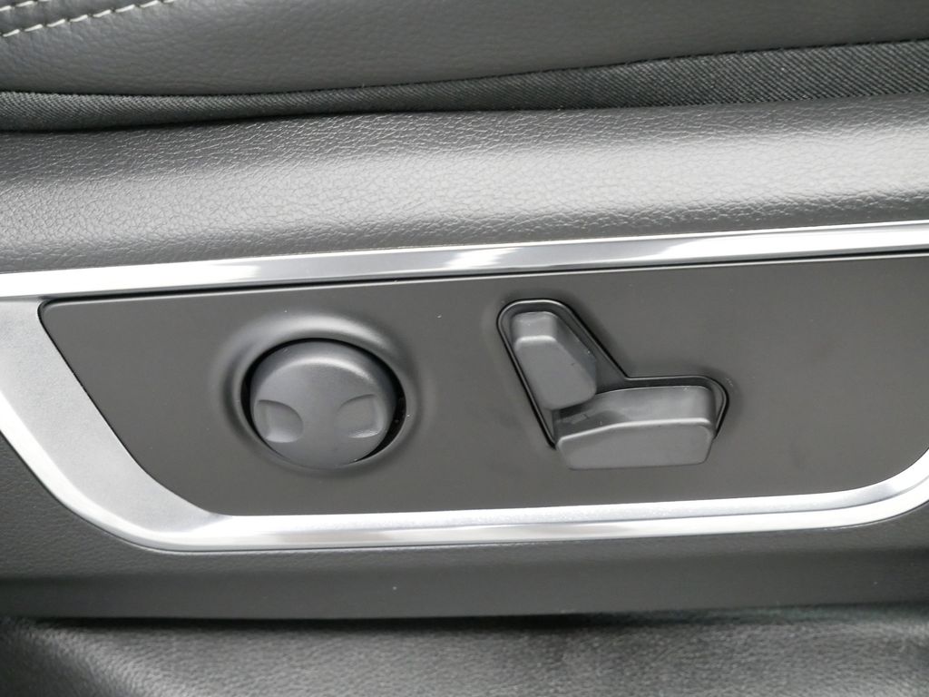 Thumbnail: 2025 RAM 1500 - 24