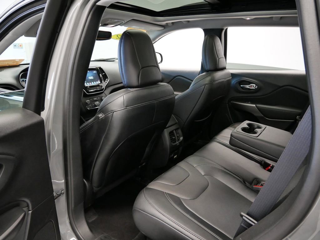 Thumbnail: 2022 Jeep Cherokee - 9