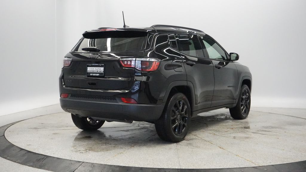 Thumbnail: 2026 Jeep Compass - 9