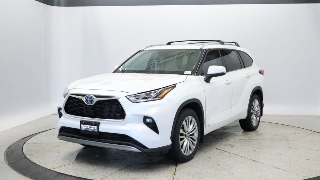 Thumbnail: 2022 Toyota Highlander - 1