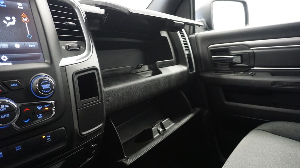 Thumbnail: 2021 RAM 1500 Classic - 44