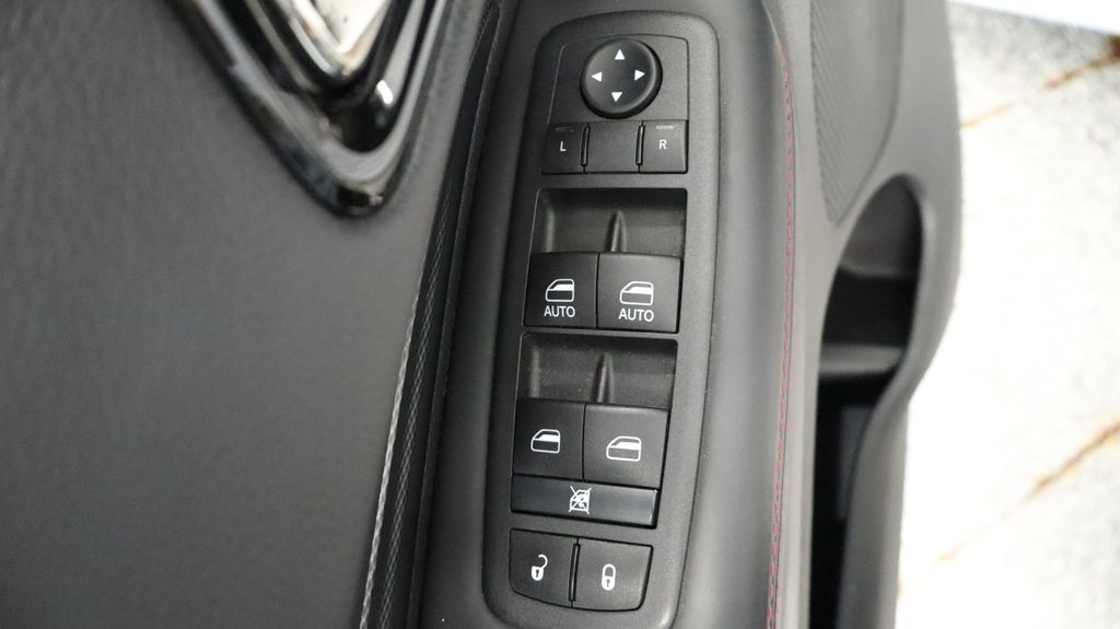 Thumbnail: 2022 Dodge Durango - 33