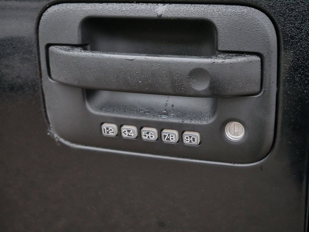 Thumbnail: 2006 Ford F-150 - 21