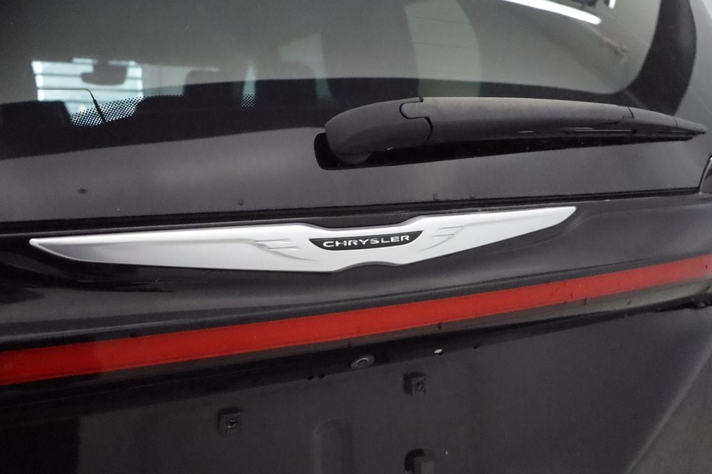 Thumbnail: 2023 Chrysler Pacifica - 8