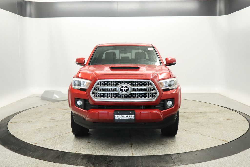 Thumbnail: 2017 Toyota Tacoma - 11