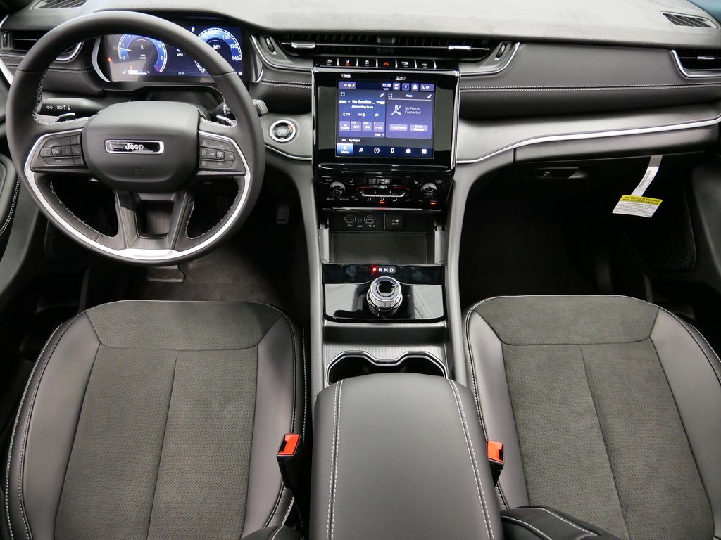 Thumbnail: 2025 Jeep Grand Cherokee L - 15