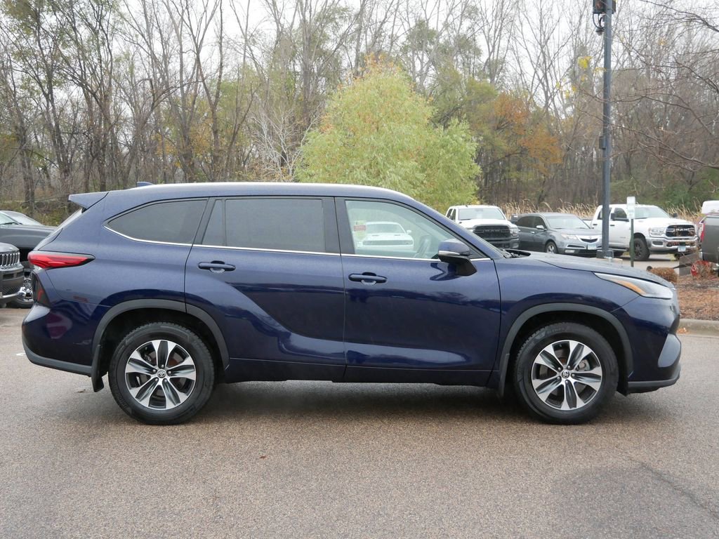 Thumbnail: 2021 Toyota Highlander - 9