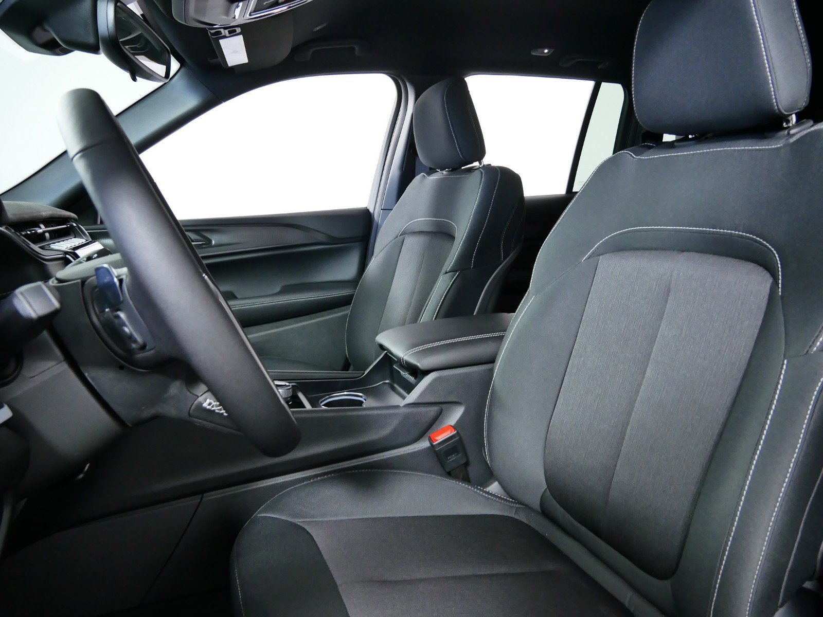 Thumbnail: 2025 Jeep Grand Cherokee - 25