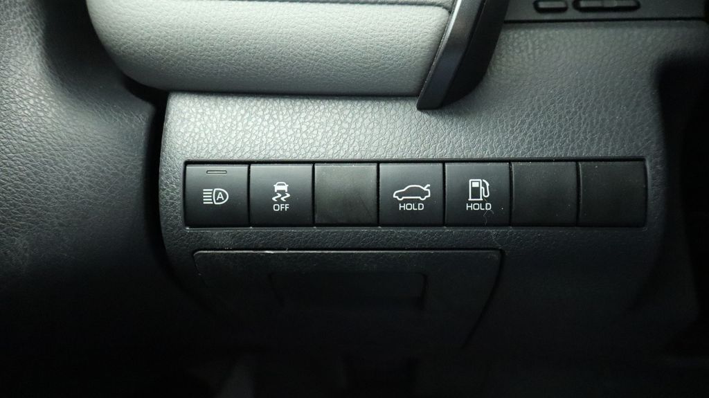 Thumbnail: 2020 Toyota Camry - 26