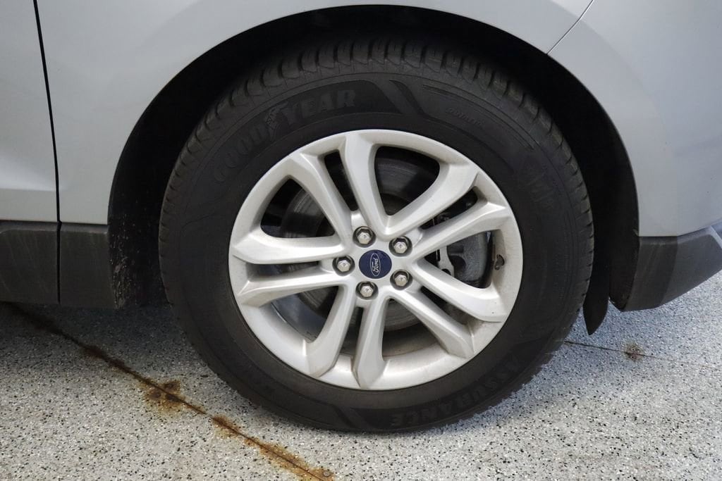 Thumbnail: 2020 Ford Edge - 16