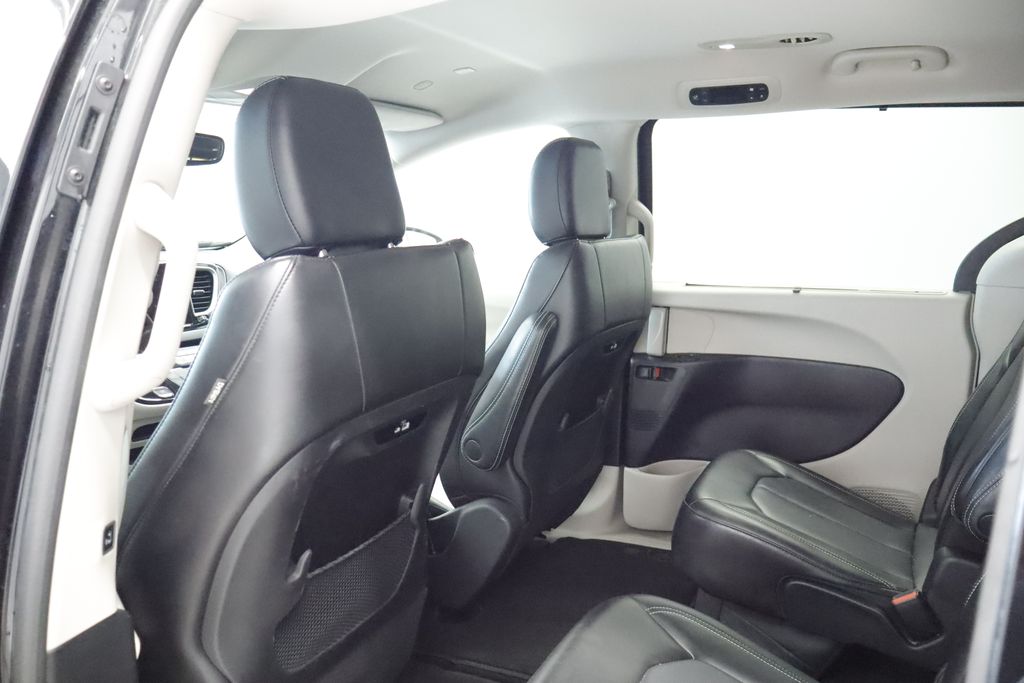 Thumbnail: 2023 Chrysler Pacifica - 17