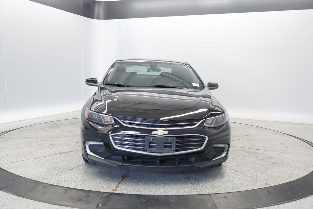 Thumbnail: 2017 Chevrolet Malibu - 8