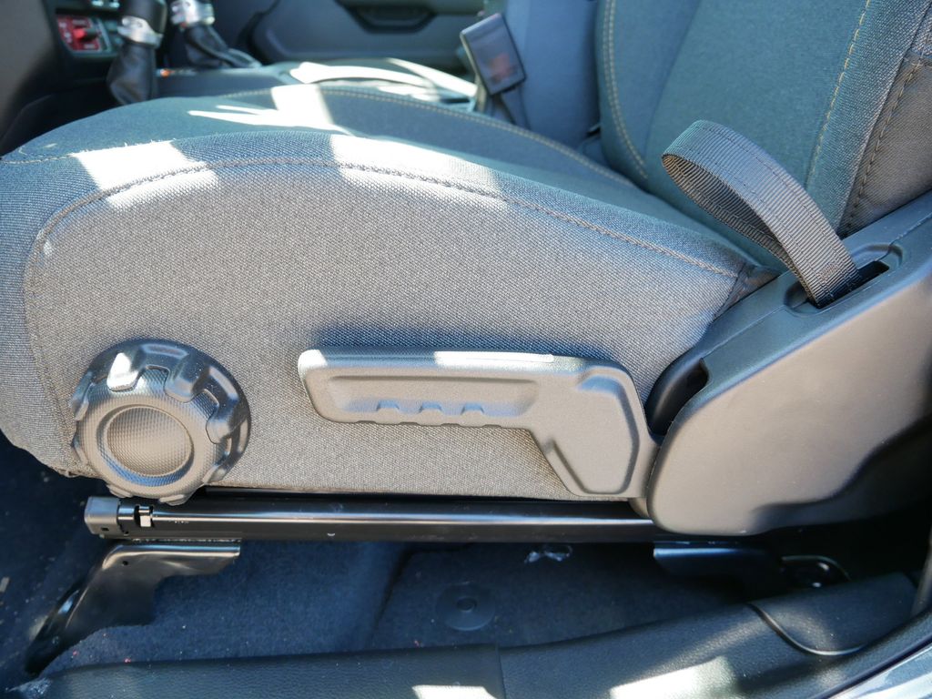 Thumbnail: 2025 Jeep Wrangler - 36