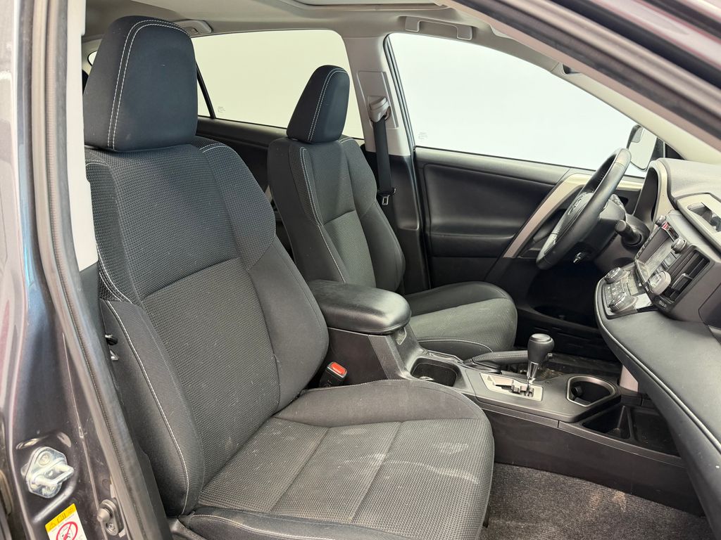 Thumbnail: 2017 Toyota RAV4 - 18