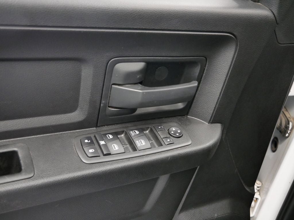 Thumbnail: 2021 RAM 1500 Classic - 6