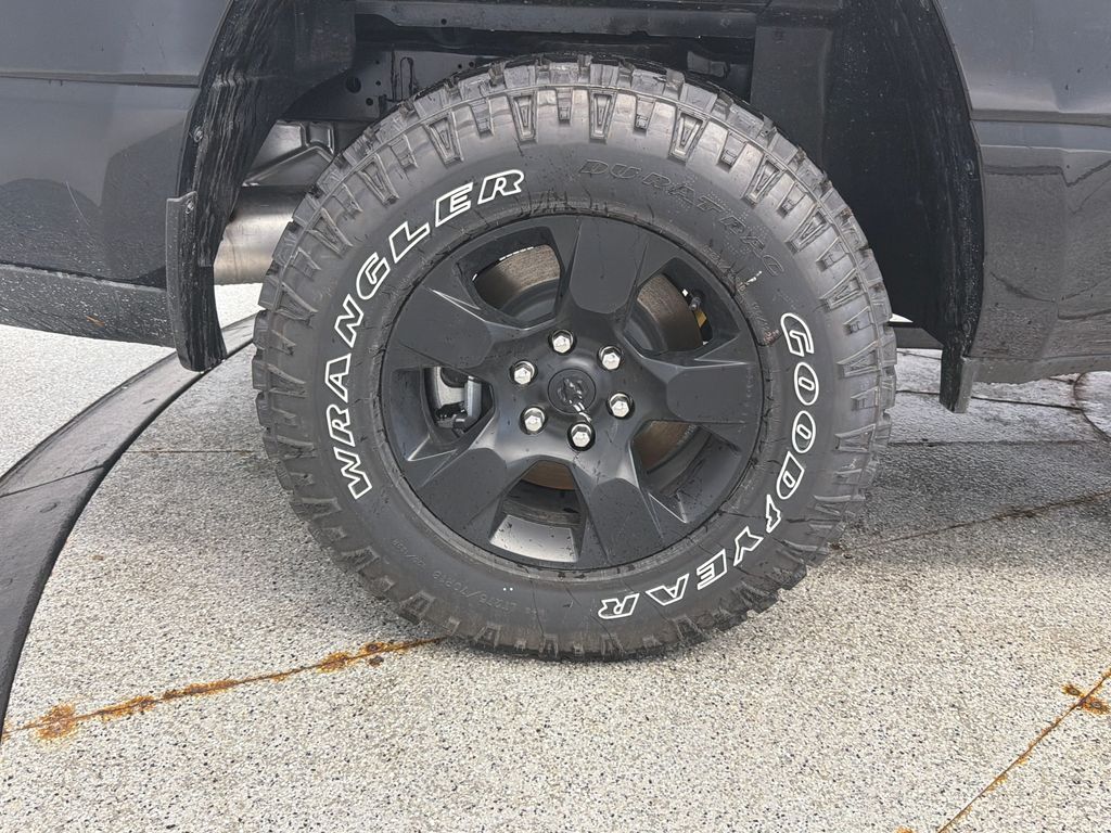 Thumbnail: 2026 RAM 1500 - 9
