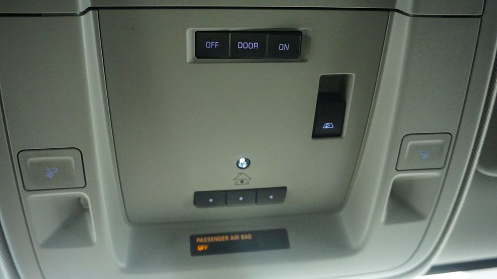 Thumbnail: 2018 Chevrolet Silverado 1500 - 32