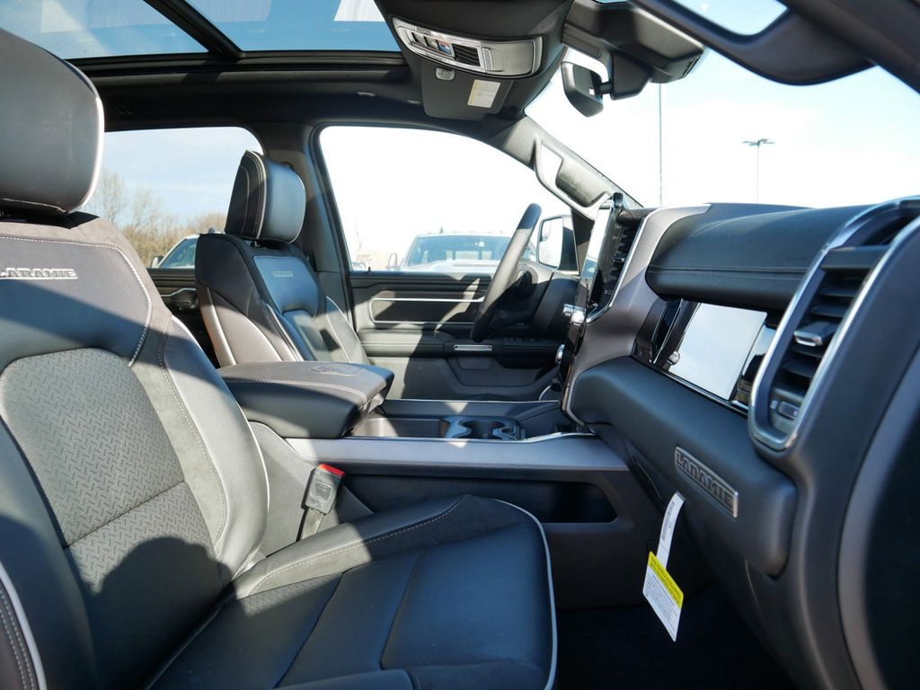 2025 RAM 1500 Laramie 26