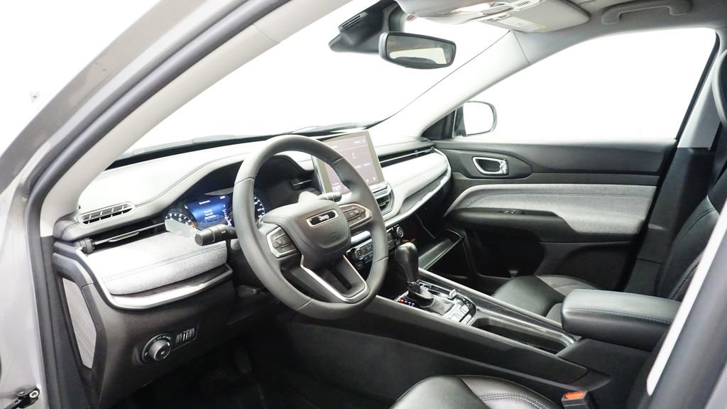 Thumbnail: 2022 Jeep Compass - 22