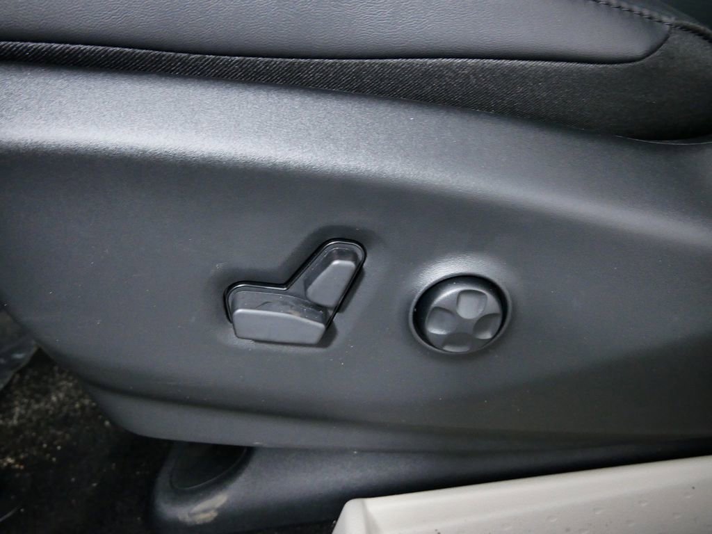 Thumbnail: 2024 Chrysler Pacifica - 37