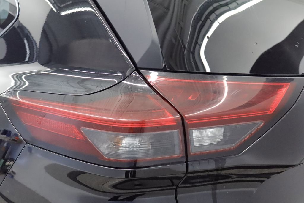 Thumbnail: 2021 Nissan Rogue - 16