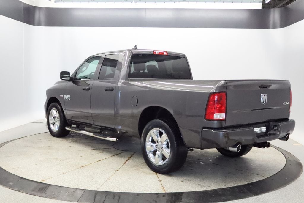 Thumbnail: 2019 RAM 1500 Classic - 3