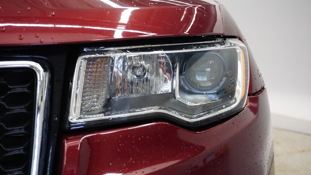 Thumbnail: 2021 Jeep Grand Cherokee - 12