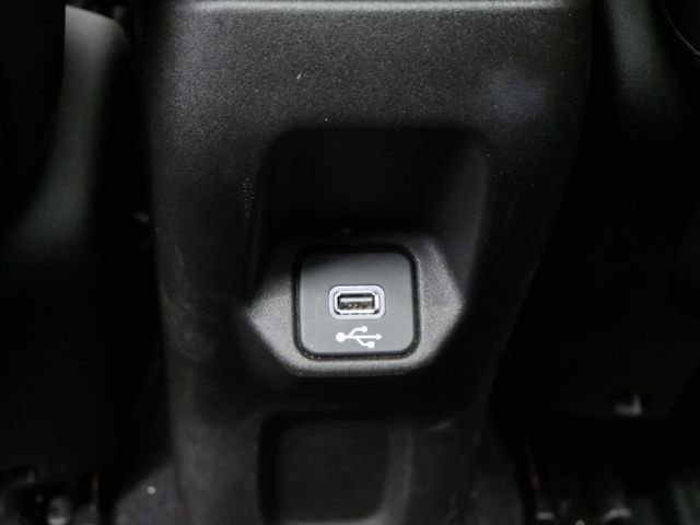 Thumbnail: 2023 Jeep Renegade - 16