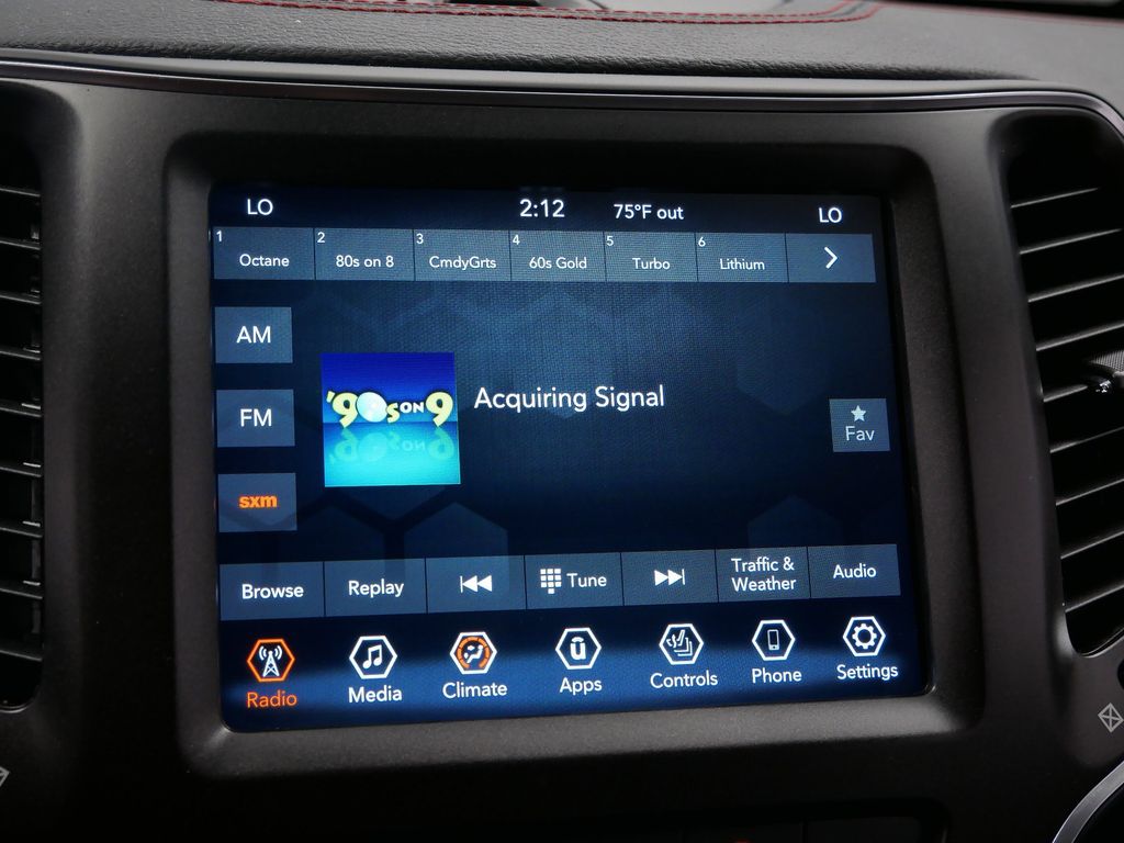 Thumbnail: 2022 Jeep Cherokee - 37