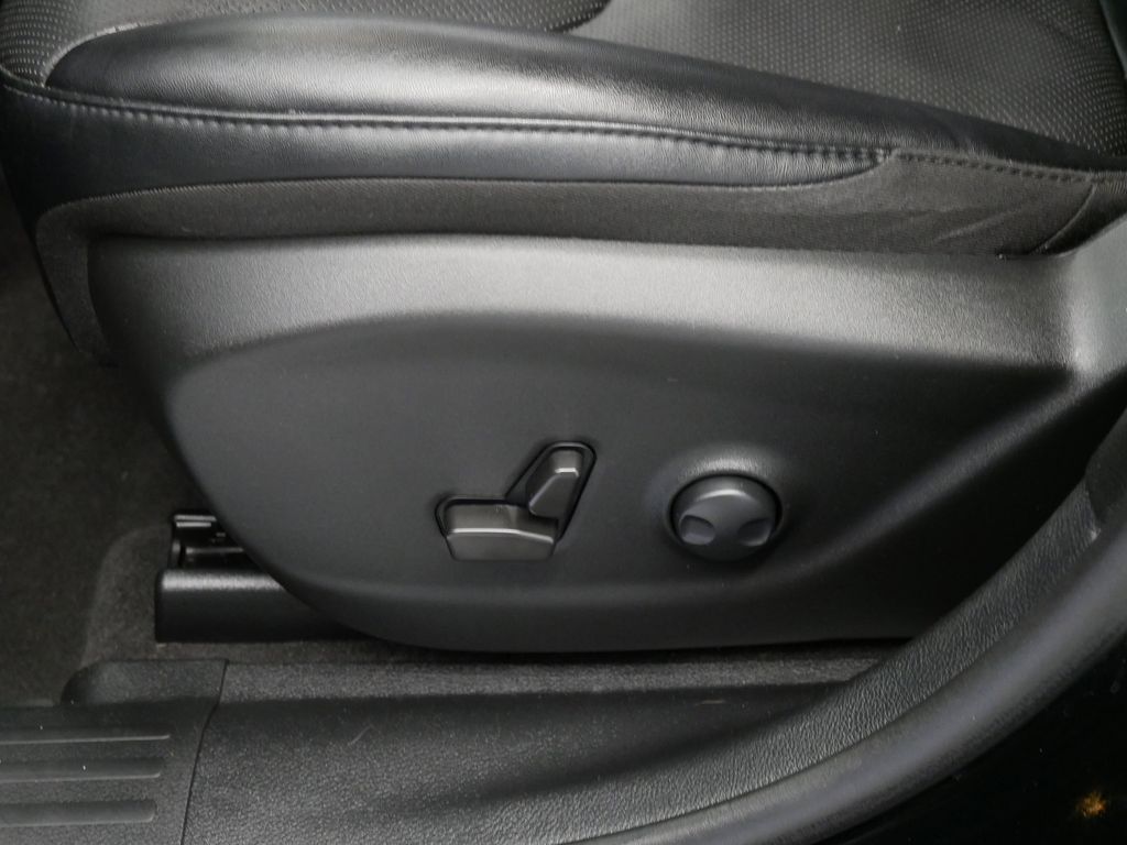 Thumbnail: 2022 Jeep Cherokee - 22