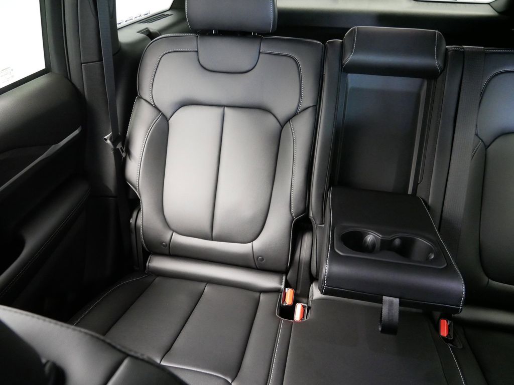 Thumbnail: 2025 Jeep Grand Cherokee - 37