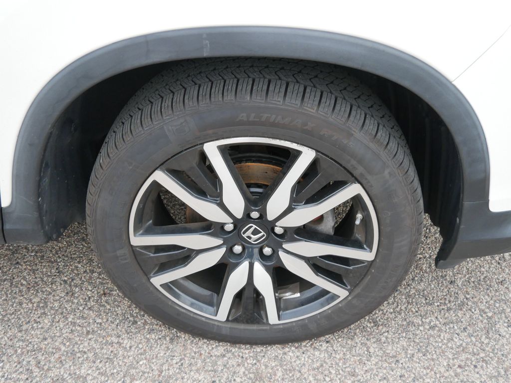 Thumbnail: 2019 Honda Pilot - 18