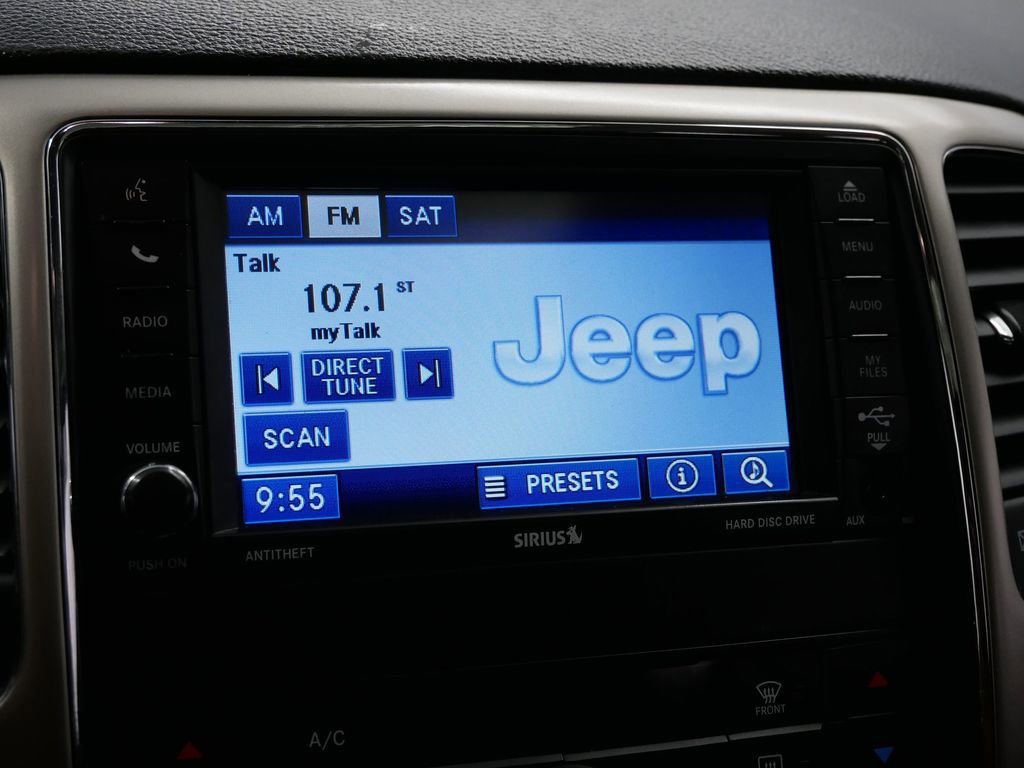 2012 Jeep Grand Cherokee Laredo 29