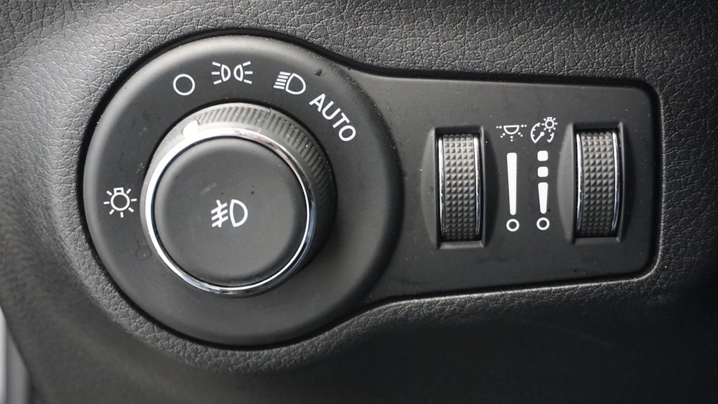 Thumbnail: 2018 Jeep Compass - 30