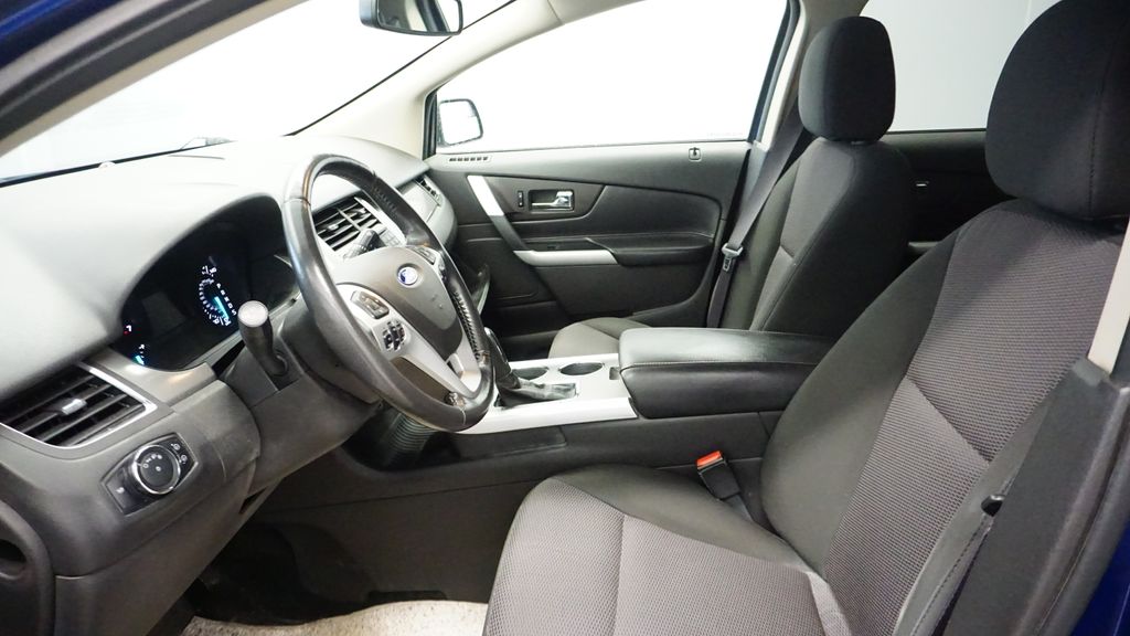 Thumbnail: 2013 Ford Edge - 21