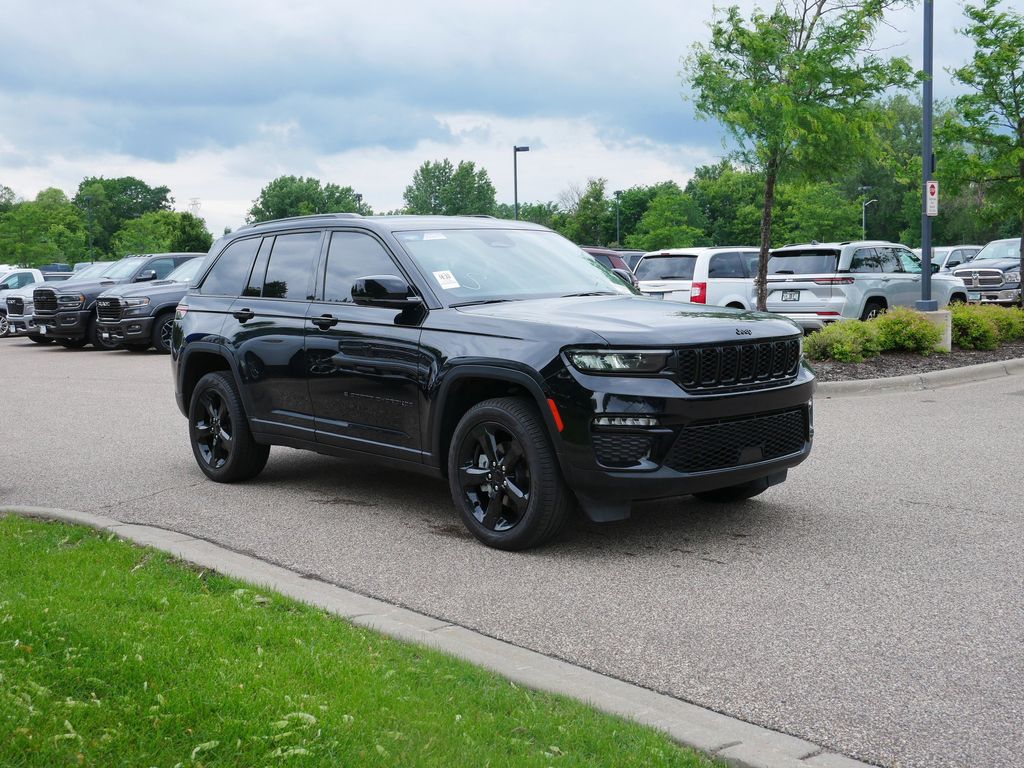 2023 Jeep Grand Cherokee Limited Edition 3