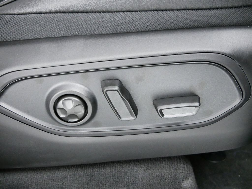 Thumbnail: 2025 Jeep Grand Cherokee L - 25