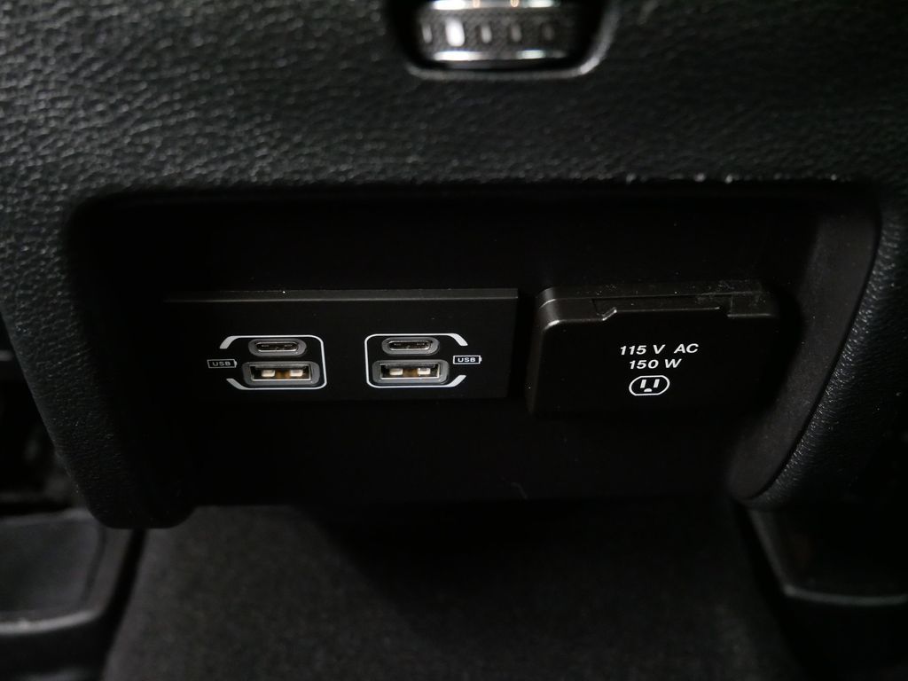 Thumbnail: 2022 Jeep Cherokee - 17