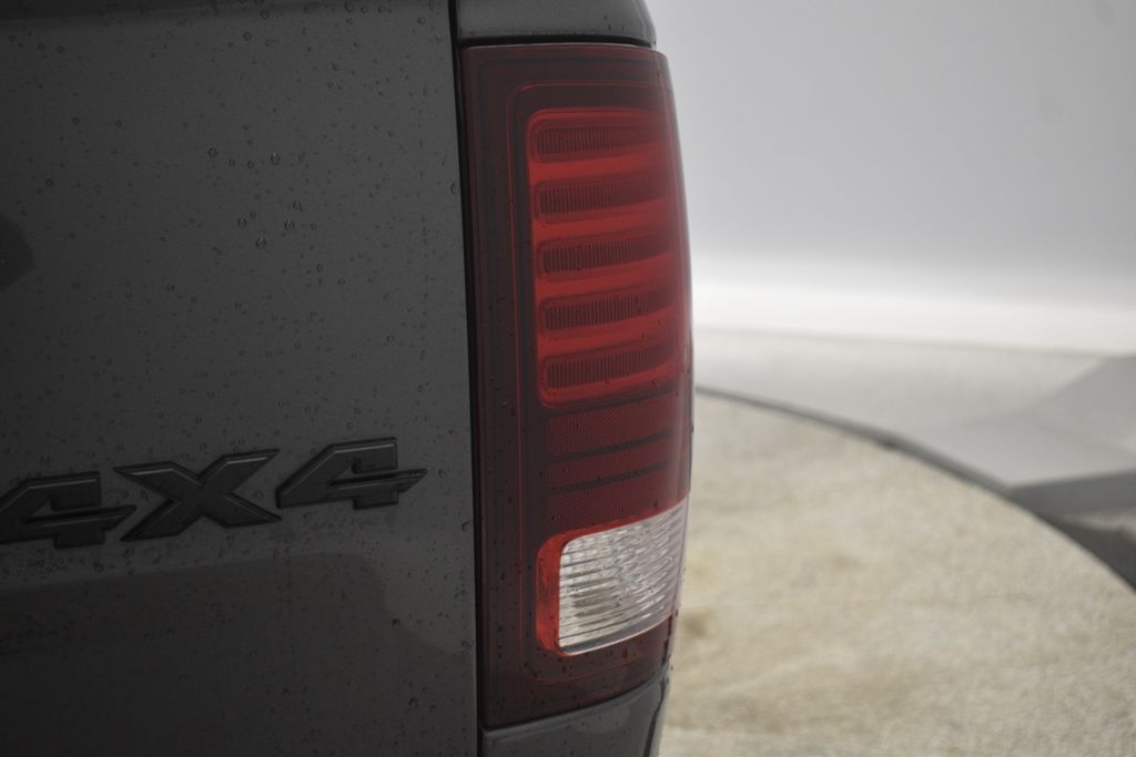 Thumbnail: 2019 RAM 1500 Classic - 22