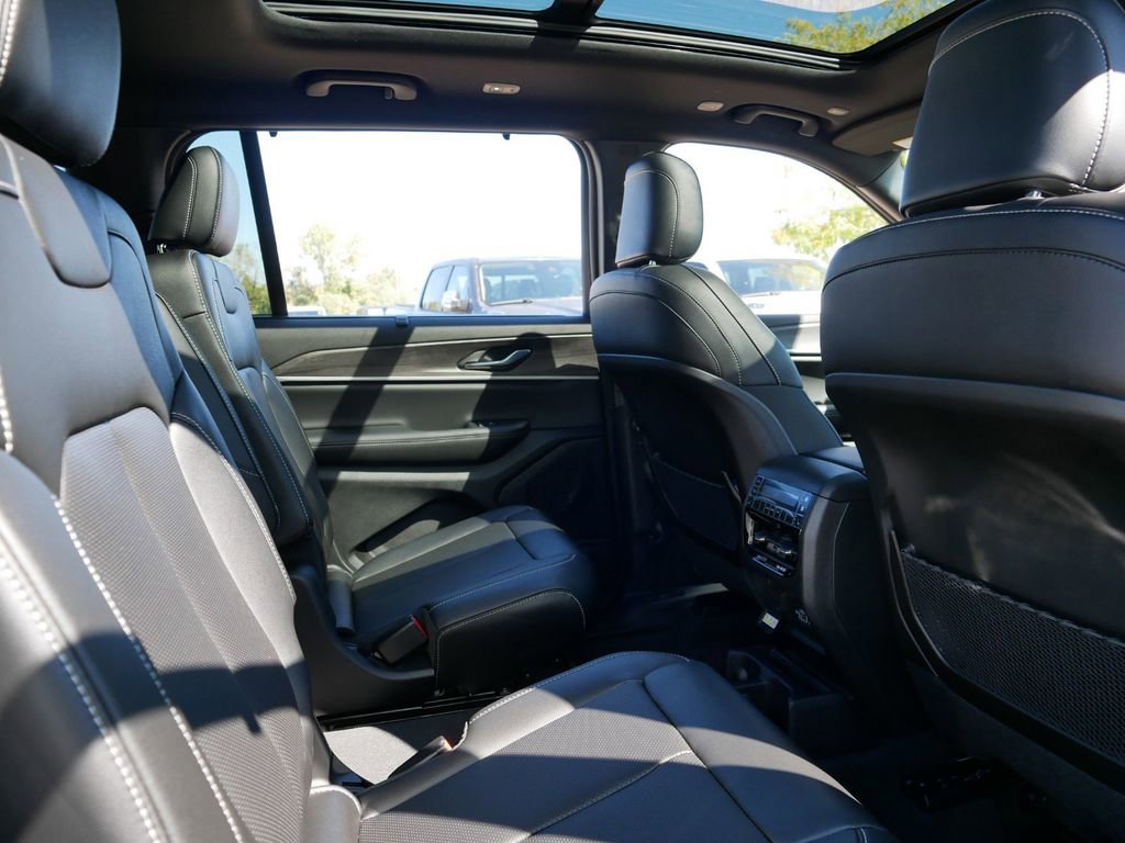 Thumbnail: 2025 Jeep Grand Cherokee L - 27