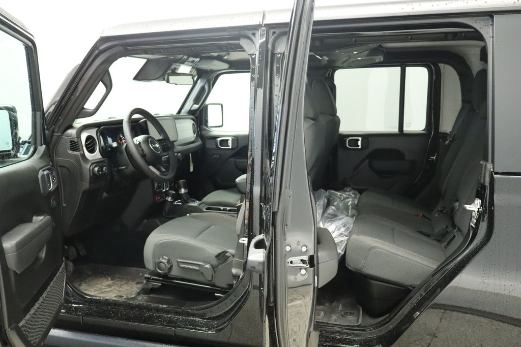 Thumbnail: 2026 Jeep Gladiator - 22