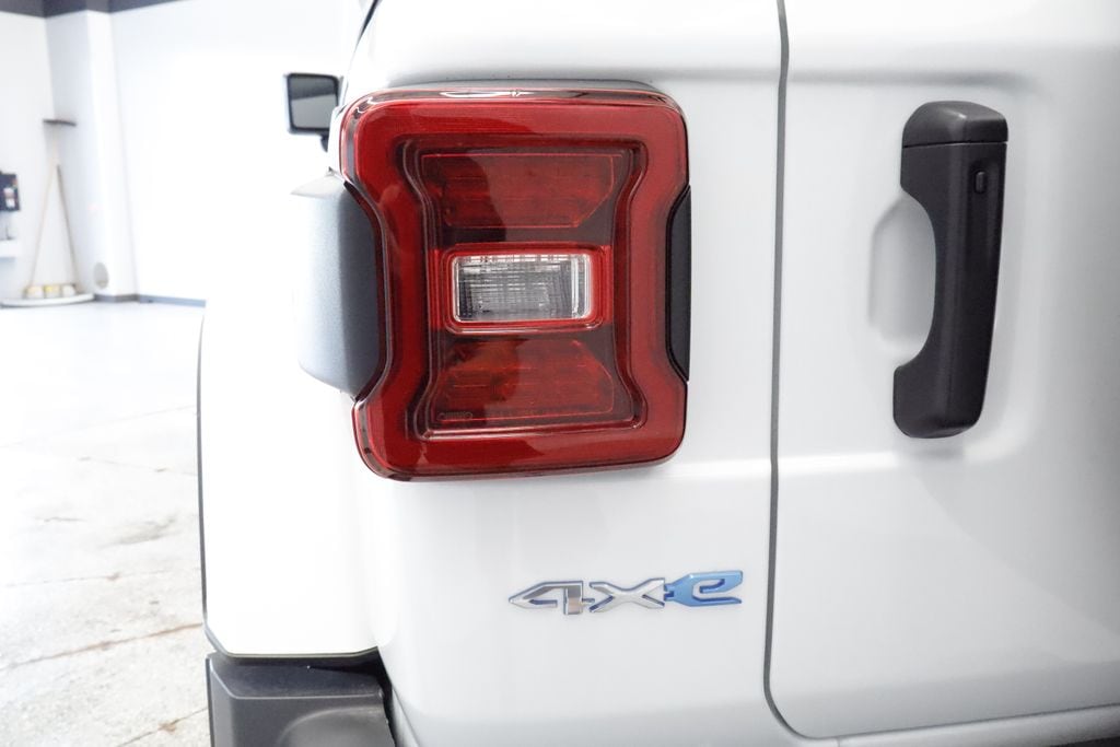 Thumbnail: 2023 Jeep Wrangler - 18