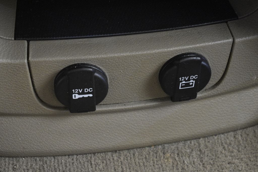 Thumbnail: 2015 Chrysler Town & Country - 50