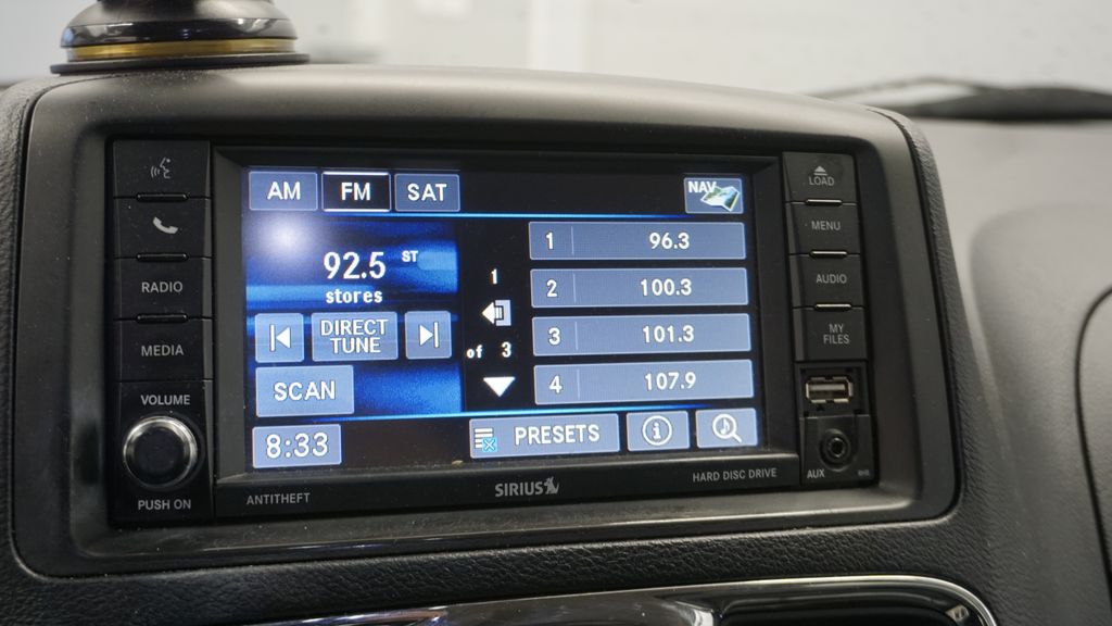 Thumbnail: 2014 Chrysler Town & Country - 41