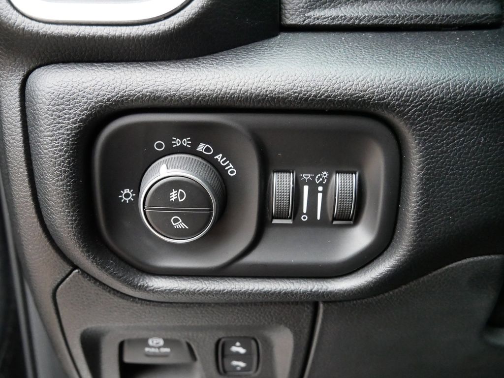 Thumbnail: 2020 RAM 1500 - 27