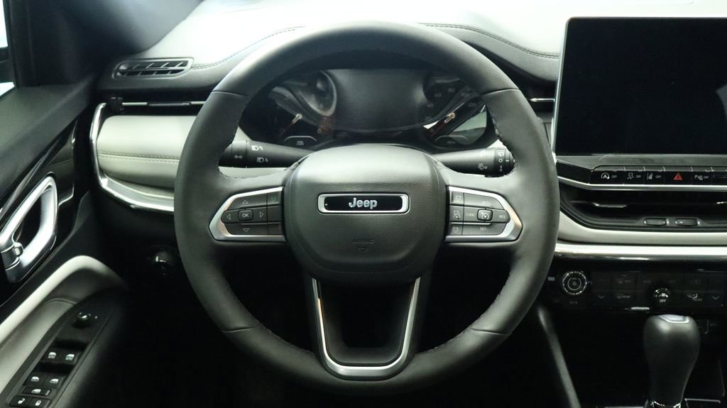 Thumbnail: 2023 Jeep Compass - 25