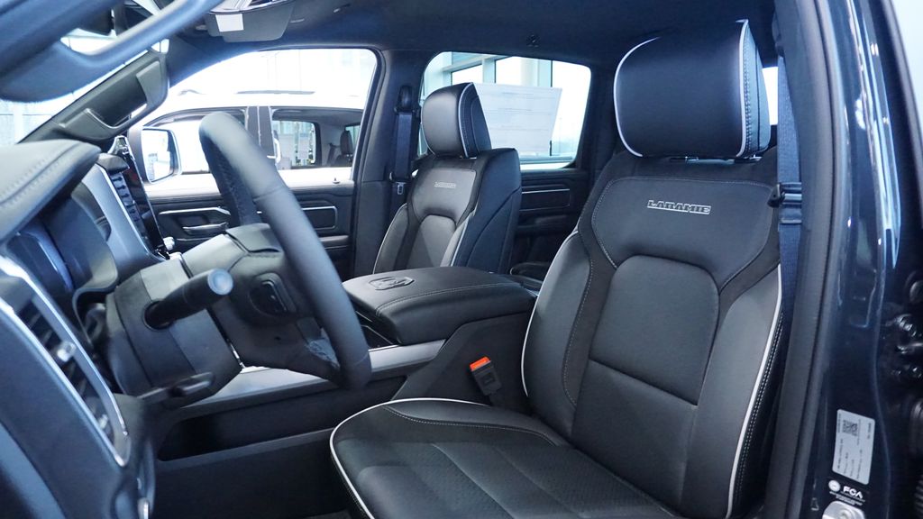 Thumbnail: 2026 RAM 1500 - 33