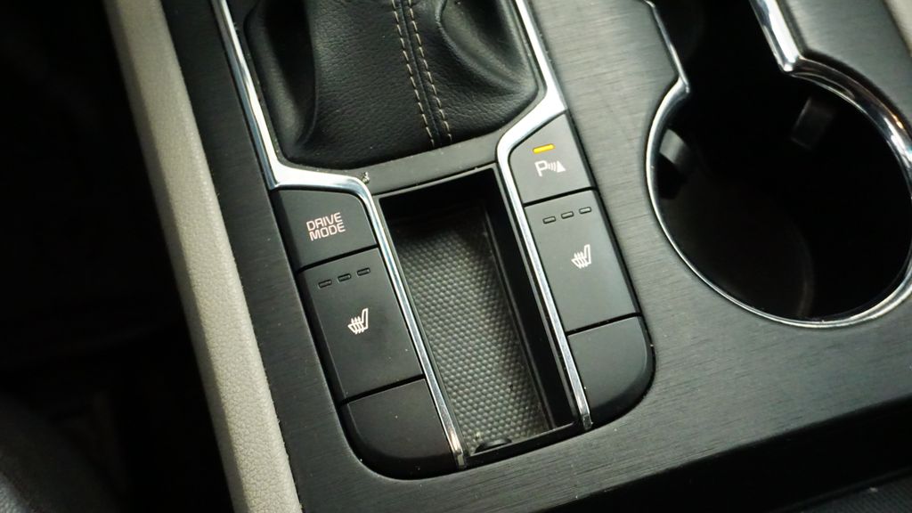 Thumbnail: 2020 Kia Sedona - 30