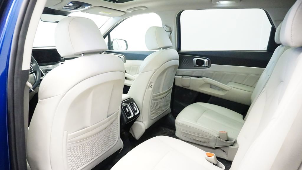 Thumbnail: 2023 Kia Sorento - 20