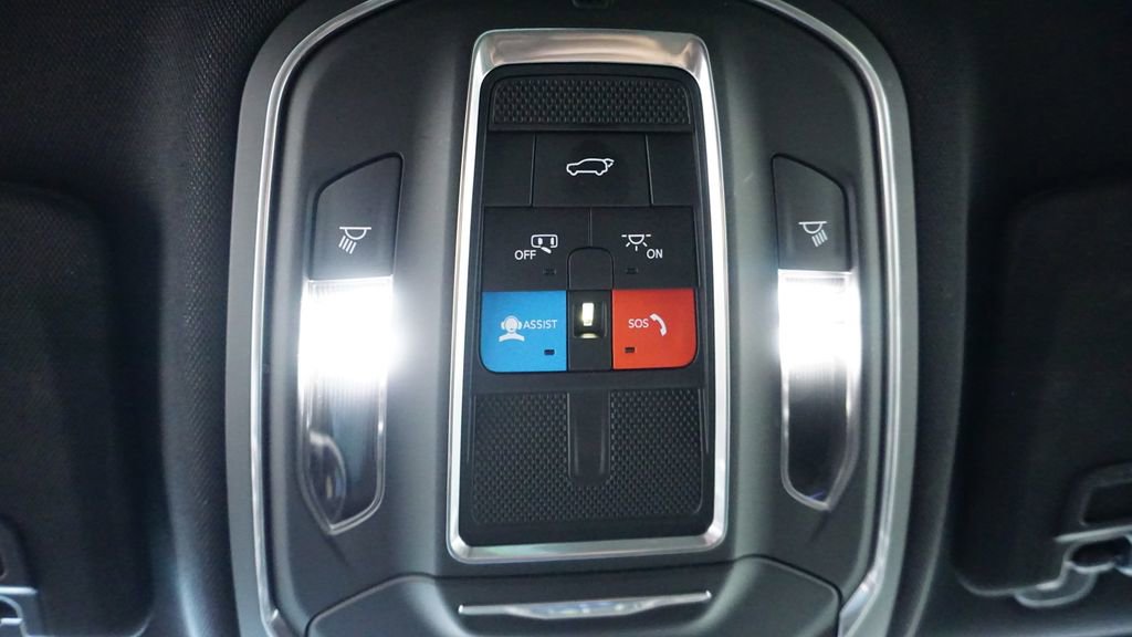 Thumbnail: 2022 Jeep Grand Cherokee - 35